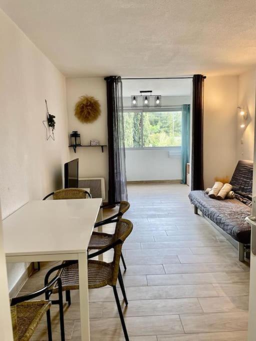 Joli Studio Cosy De 31 M2 Bord De Mer Acces Pmr 4Personnes La Ciotat Exterior photo